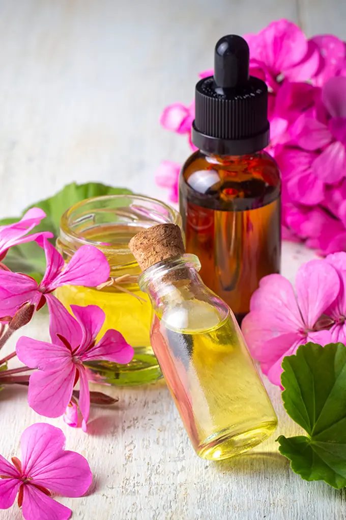 Cómo Usar el Aceite Esencial de Geranio para Equilibrar las Hormonas